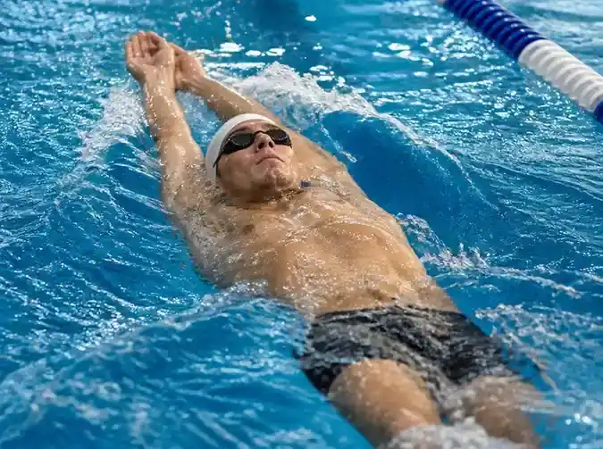 Jak bezpiecznie zacząć aqua aerobik dla zdrowia i formy